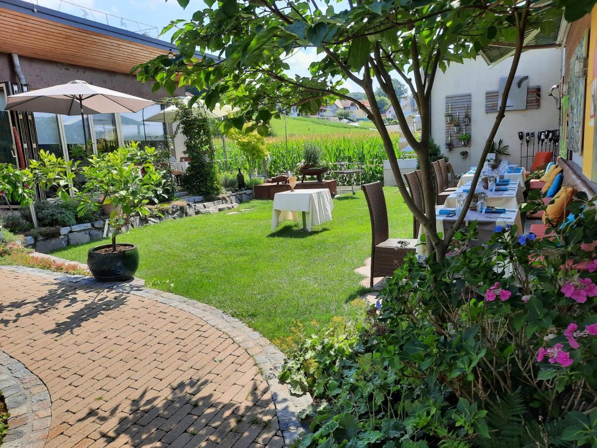 Malerwinkl Restaurant + Kunsthotel Hatzendorf Exteriér fotografie