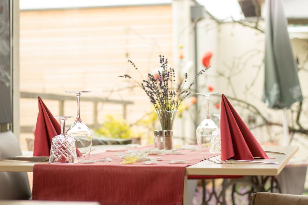 Malerwinkl Restaurant + Kunsthotel Hatzendorf Exteriér fotografie