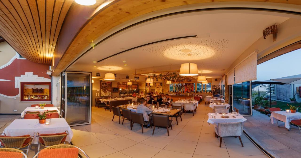 Malerwinkl Restaurant + Kunsthotel Hatzendorf Exteriér fotografie